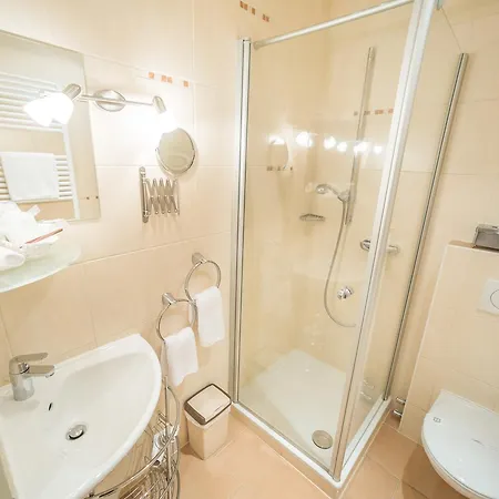 Tiptop Burgblick Hotel