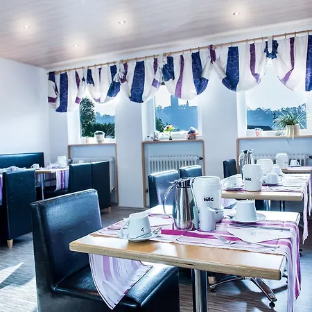 Hotel Burgblick 3*